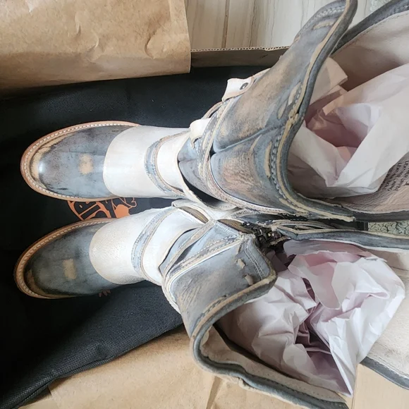 NIB Freebird Crow boot in color ICE - Picture 9 of 10